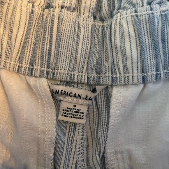 American Eagle Blue & White High Waisted Shorts Size 6 - Picture 2 of 3